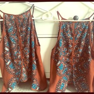 2 lily white polyester floral design tank tops